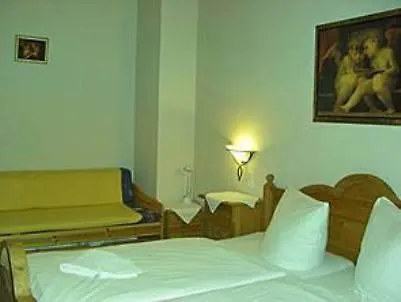 Am Stern Konukevi 3*